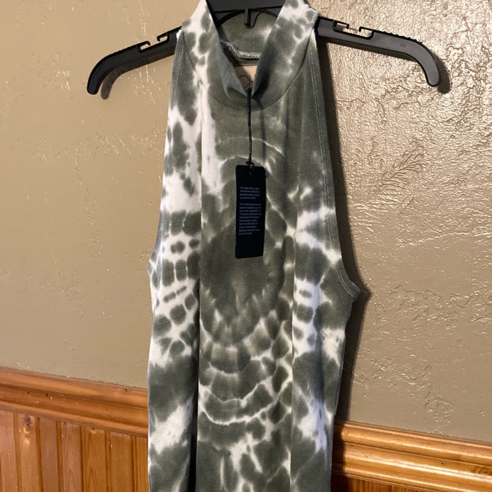 NWT Chaser Green and White Top - Picture 2 of 4